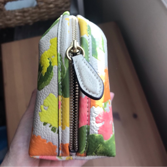 🌸🍃Coach Julienne Cosmetic Case 17 With Floral Print - Picture 10 of 11